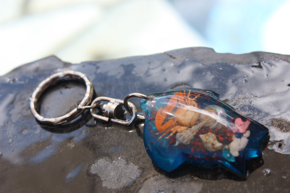 Aloha Shirt Keychain w/ Inlay Sea Life - Blue Aloha Shirt Keychain w/ Inlay Sea Life - Blue